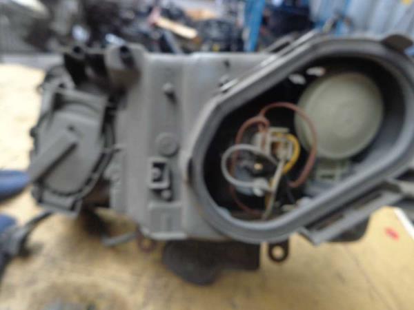 PHARE DROIT MERCEDES - Vue 3